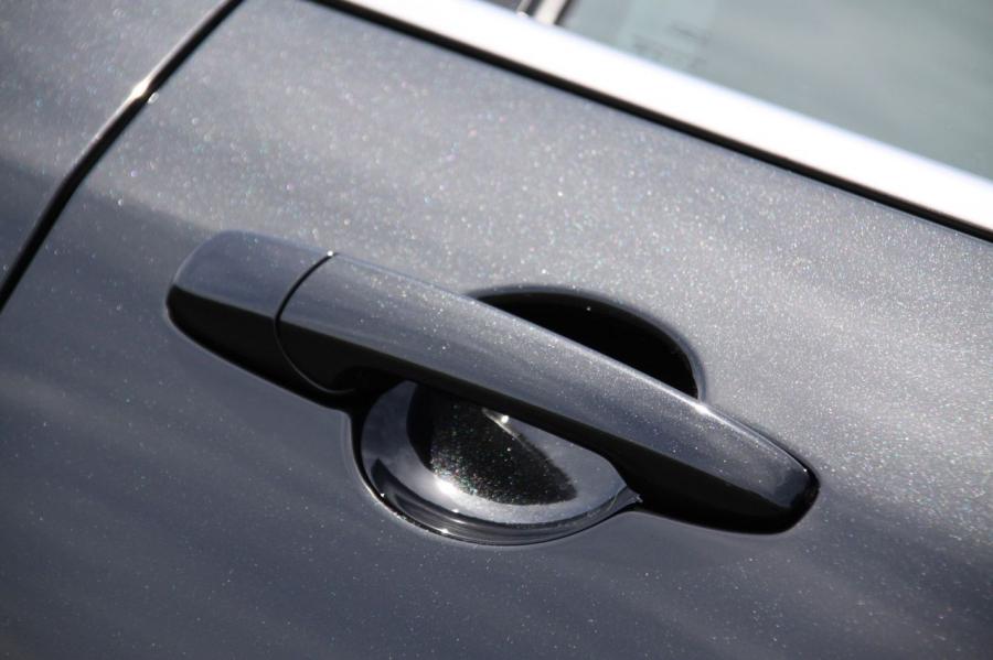 Lincoln MKZ 2010 года  (фото 35 из 211)